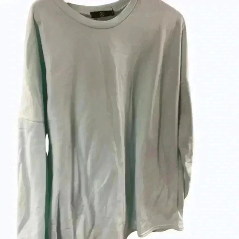 - MISSGUIDED OVERSIZED SWEATER